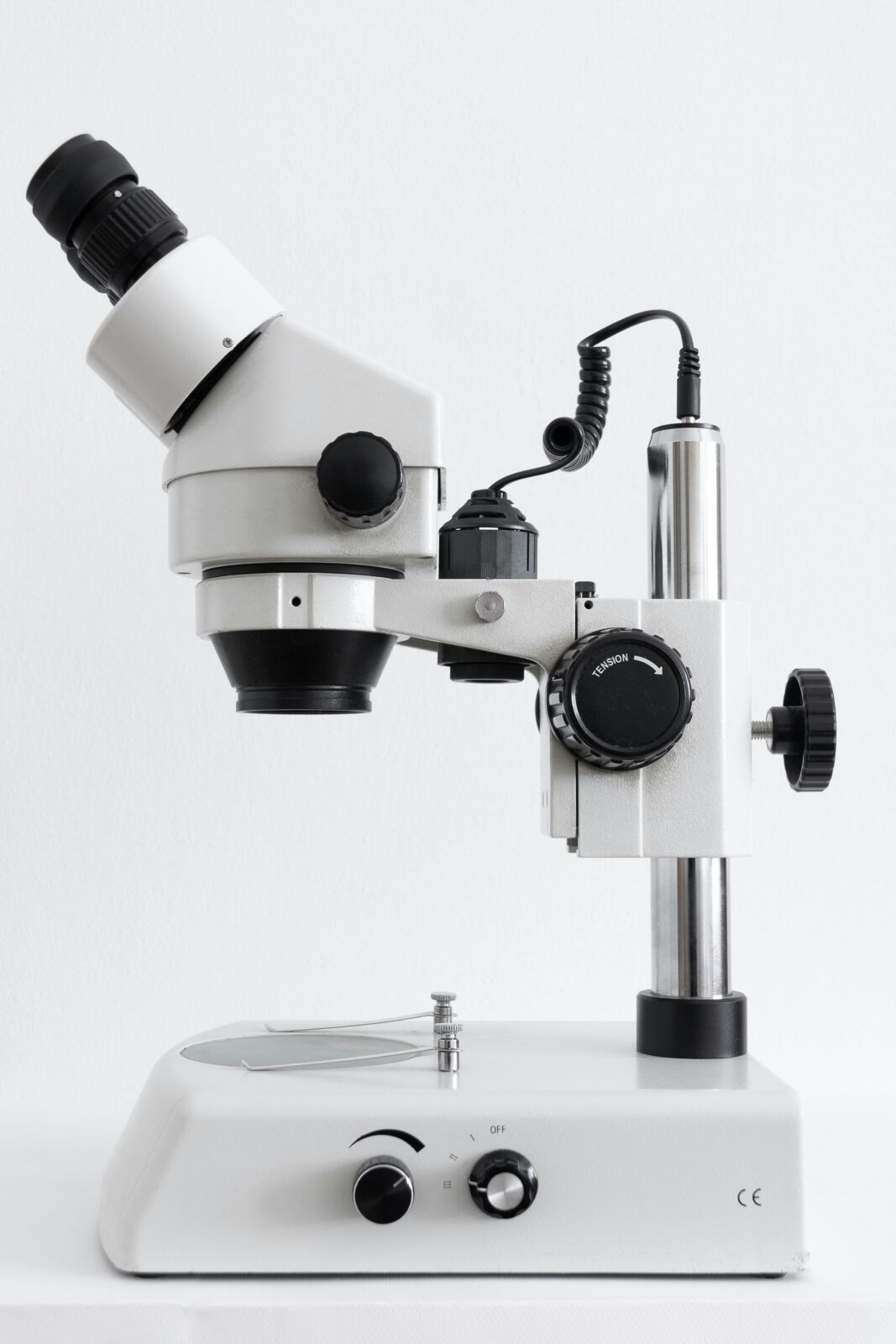 Microscope. Photo by Pawel Czerwinski on Unsplash.